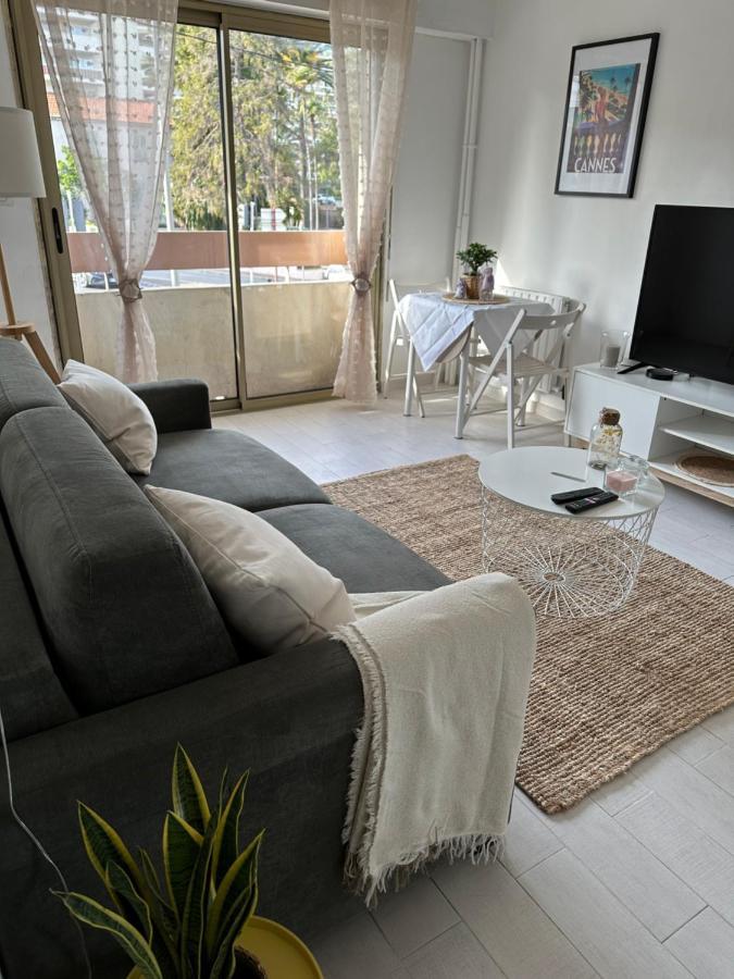 Spacieux Studio A Golfe Juan 2 Minutes Des Plages Vallauris Exterior photo