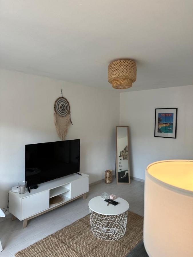 Spacieux Studio A Golfe Juan 2 Minutes Des Plages Vallauris Exterior photo